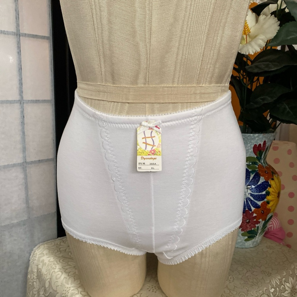 NWT European Style Shaper Briefs Panties USA Size S/M, White